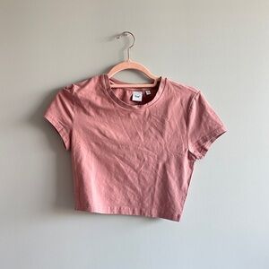 aritzia baby pink crop top